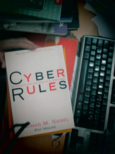Portada del libro de CYBER RULES Estrategias para destacar en el E-Business