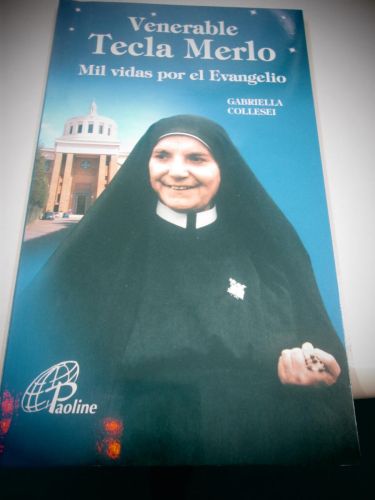 Portada del libro de VENERABLE TECLA MERLO mil vidas por el Evangelio