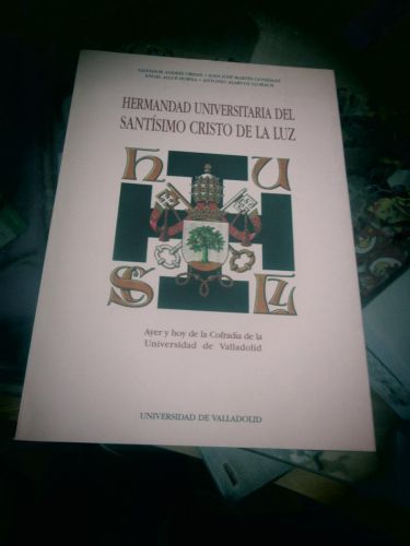 Portada del libro de HERMANDAD UNIVERSITARIA DEL SANTÍSIMO CRISTO DE LA LUZ