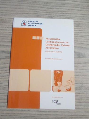 Portada del libro de RESUCITACIÓN CARDIOPULMONAR CON DESFIBRILADOR EXTERNO AUTOMÁTICO