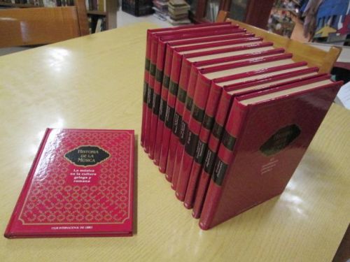 Portada del libro de HISTORIA DE LA MÚSICA a cargo de la Sociedad Italina de Musicología. 12 tomos.