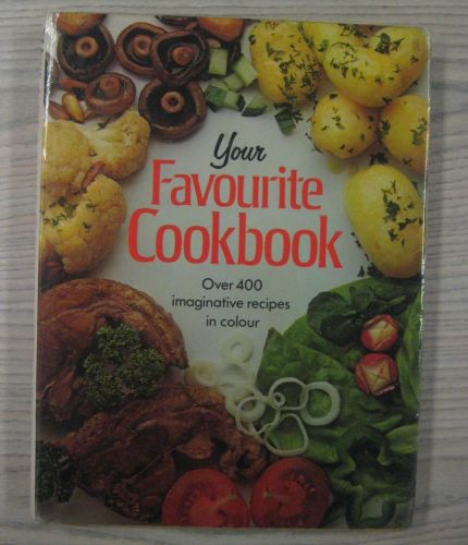 Portada del libro de YOUR FAVORITE COOKBOOK. OVER 400 RECIPES IN COLOUR