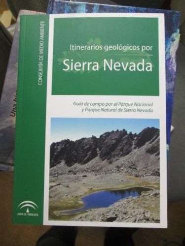Portada del libro de ITINERARIOS GEOLÓGICOS POR SIERRA NEVADA