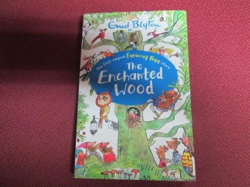 Portada del libro de THE ENCHANTED WOOD