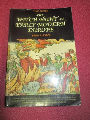 Portada del libro de THE WITCH-HUNT IN EARLY MODERN EUROPE