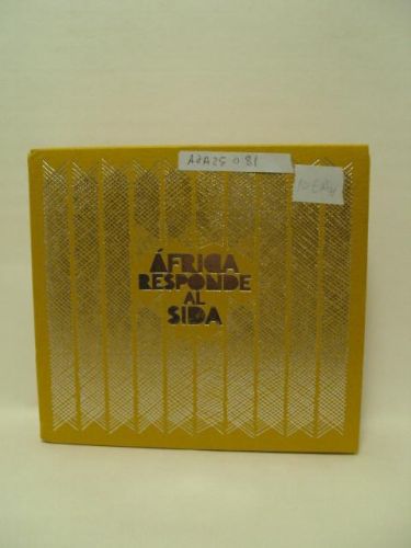 Portada del libro de ÁFRICA RESPONDE AL SIDA: CONSTRUYENDO PUENTES ENTRE LAS COMUNIDADES Y LAS INSTITUCIONES