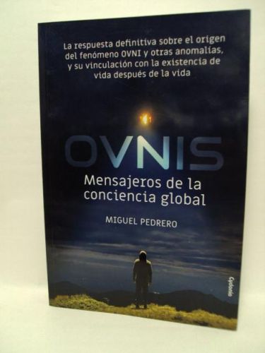 Portada del libro de OVNIS, Mensajeros de la conciencia global