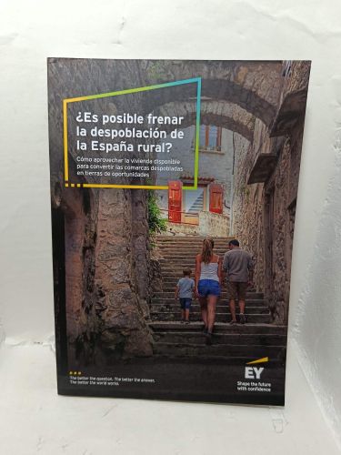 Portada del libro de ¿ES POSIBLE FRENAS LA DESPOBLACIÓN DE LA ESPAÑA RURAL? Cómo aprovechas la vivienda disponible para convertir...