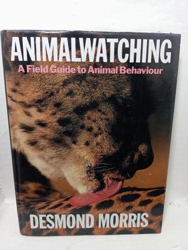 Portada del libro de ANIMAL WATCHING: A Field Guide to Animal Behaviour