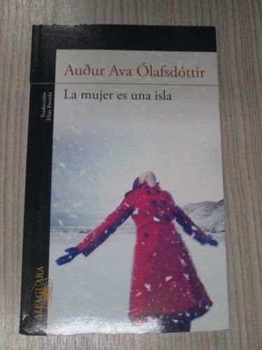 Portada del libro de LA MUJER ES UNA ISLA