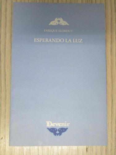 Portada del libro de ESPERANDO LA LUZ