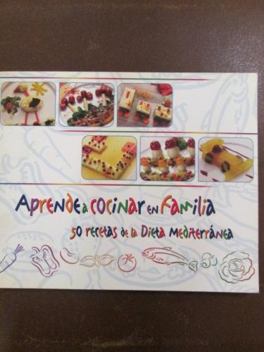 Portada del libro de APRENDE A COCINAR EN FAMILIA. 50 RECETAS DE LA DIETA MEDITERRÁNEA
