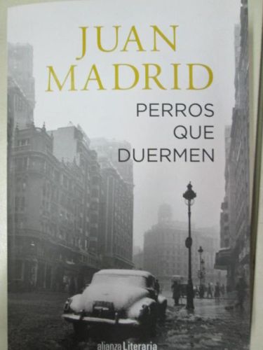Portada del libro de PERROS QUE DUERMEN